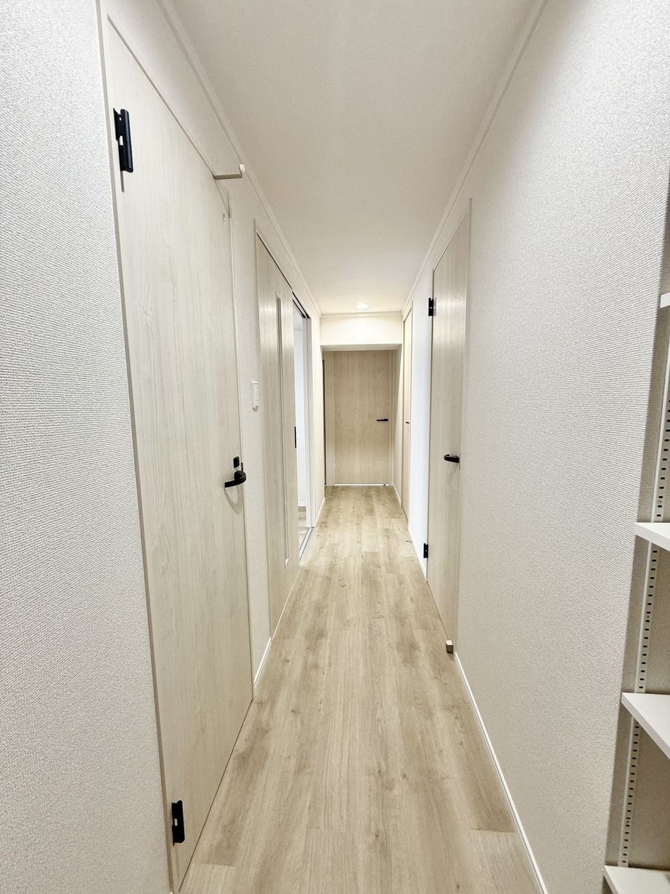 白を基調にした内装は空間をより広く見せてくれます。