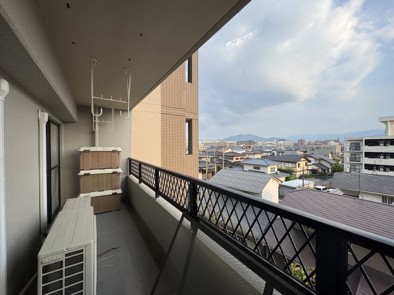 前面に高い建物も無くお住まいからの眺望も良好です