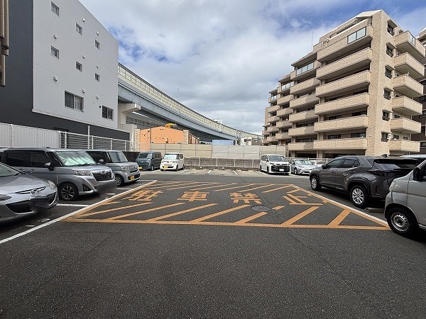 駐車場は全区画平置きタイプ