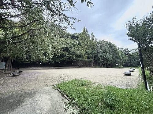 公園隣接しています