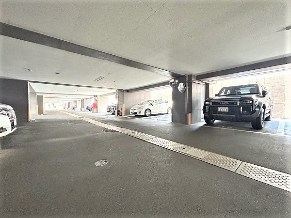 平置き駐車場1階部分