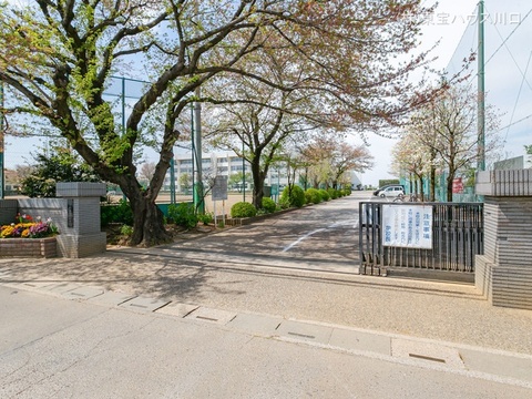 三芳町立三芳中学校 2160m