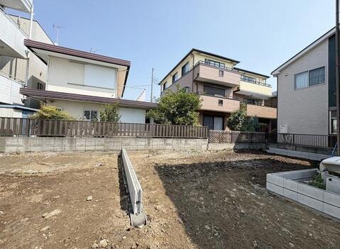 閑静な分譲地に佇む、高級感漂う住宅。毎日家に帰るのが楽しみな住まい。つい誰かを招きたくなる住まい。そんなお家がここにあります。