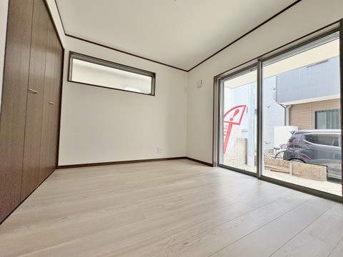「１階納戸5.3帖」シンプルな室内は、明るい住空間を造り出すだけでなく、自身でカスタマイズする充実感をもたらしてくれます。