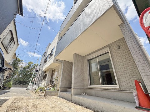 【Outward appearance】ただ「住まう」だけではございません。気持ち良く住んで欲しい気持ちをこめて…。お住まいの事、住まう街の事、お金の事、何でもご相談下さいませ。