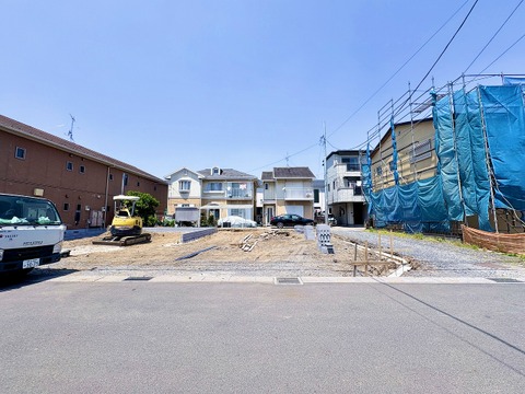 JR京浜東北線「蕨」駅徒歩30分、バス便有り11分「三枚橋」停歩3分。2026年5月下旬撮影。