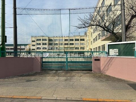 足立区立花畑北中学校 140m