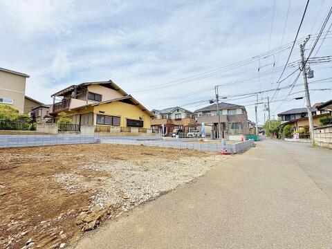 東側前面道路幅員4ｍです。