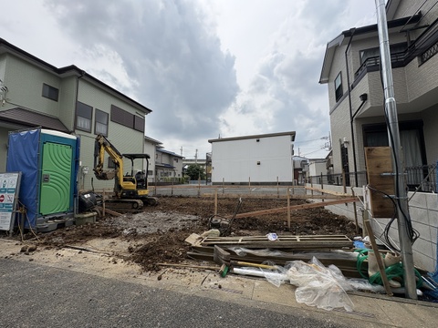 最寄り駅まで徒歩5分の駅近物件。徒歩5分圏内にスーパーが3つあり、生活便利な立地です。