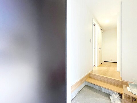～毎日の「ただいま」を心地よく迎える空間～住まいの第一印象を彩る、明るくすっきりとした玄関。ご家族はもちろん、大切なゲストも気持ちよく迎えてくれる空間です。