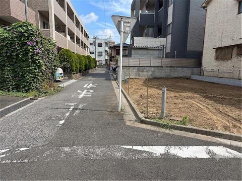 前面道路　北側公道　約4.0ｍ(2026年7月中旬撮影)
