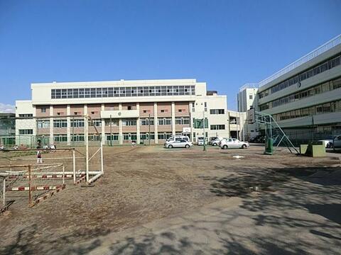 川口市立在家中学校まで約850m