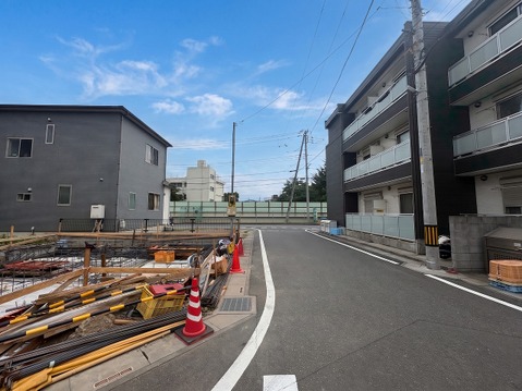 前面道路含む現地。