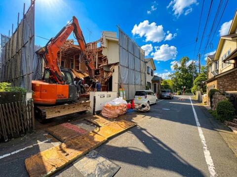 ～ぜひ現地をご確認下さい～周辺に高い建物は無く良好なロケーションと共に高い資産性が期待できます。見る人々に幸せな気持ちを与え、美しさや温かさを感じさせる特別な場所となっています。