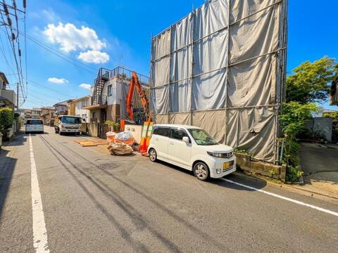 閑静な分譲地に佇む、高級感漂う住宅。毎日家に帰るのが楽しみな住まい。つい誰かを招きたくなる住まい。そんなお家がここにあります。
