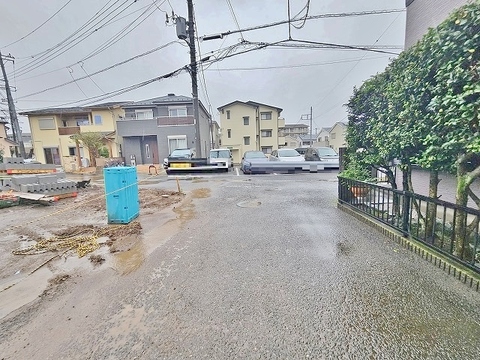 北側4m公道。