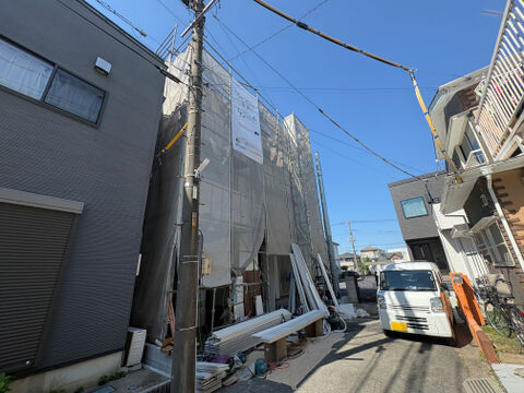 近隣には旭鋼管ベースボールパークがあり、休日は野球もできます。2026年10月上旬撮影