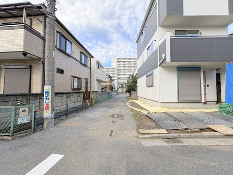 前面道路含む現地写真（南側）