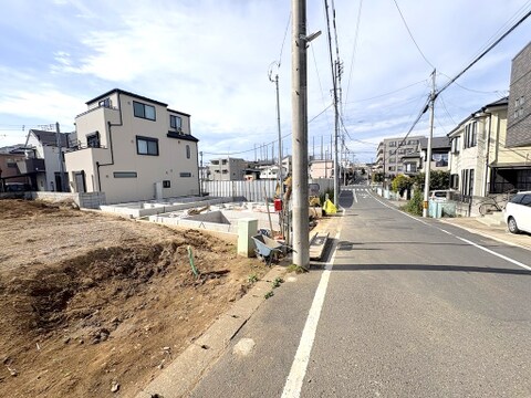 前面道路含む現地写真　