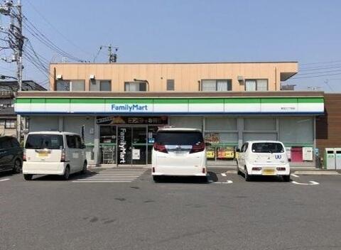 ファミリーマート新田三丁目店まで約172m
