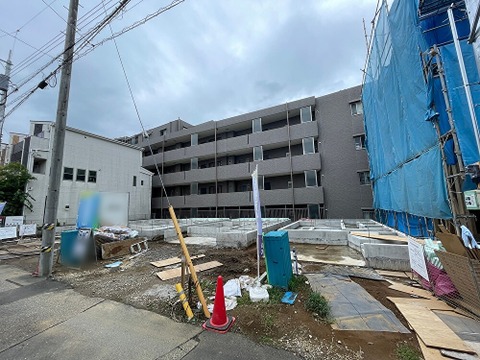 2駅利用可。「浦和駅」徒歩22分、「中浦和駅」徒歩13分