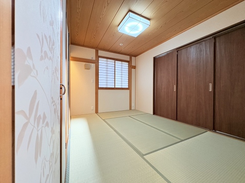 和室は廊下とリビングの2Way。