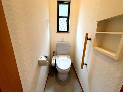 収納棚もなるトイレスペース