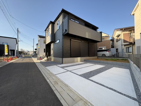 外観＆駐車場