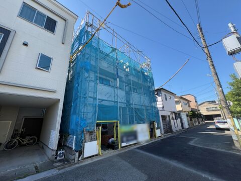 現地（2026年10月）。1号棟：画像右側
