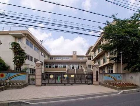 さいたま市立大東小学校まで750m