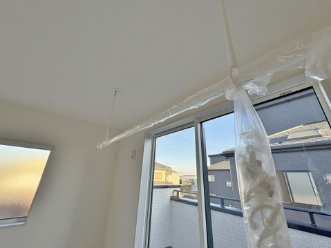 室内物干し。共通設備：写真は1号棟