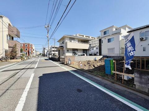 青空が広がる閑静な住宅街。穏やかな住環境は、お子様とのびのびと暮らしたいファミリーに最適です。新しい暮らしの舞台にぜひご検討ください。