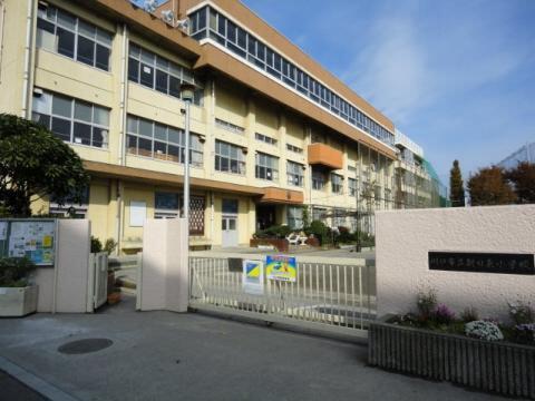 川口市立朝日東小学校まで約190m