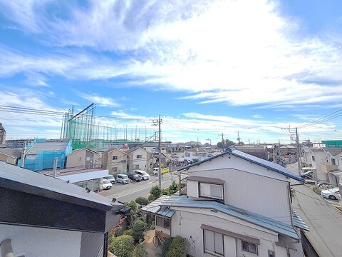 ～ぜひ現地をご確認下さい～陽当りや通風性など各所に施された工夫で住みやすさを実現。部屋の大きさや周辺環境・街並など、資料には掲載していない情報が現地にはたくさんございます。是非ご確認下さい。