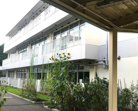 川口市立仲町中学校まで約483m