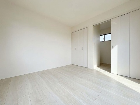 2階6.1帖洋室は、お子様の初めての一人部屋にぴったりの、心安らぐプライベート空間。