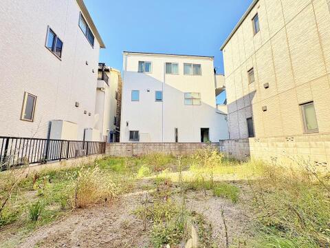忙しく過ぎゆく日常を置き去るほど、ゆったりした時間が流れる住環境です。「快適」は「家」と「街」と「環境」が調和した時に訪れるのだと改めて感じさせてくれます。