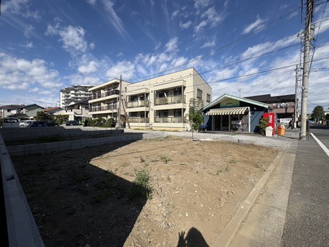 前道路含む現地現況。4号棟前。