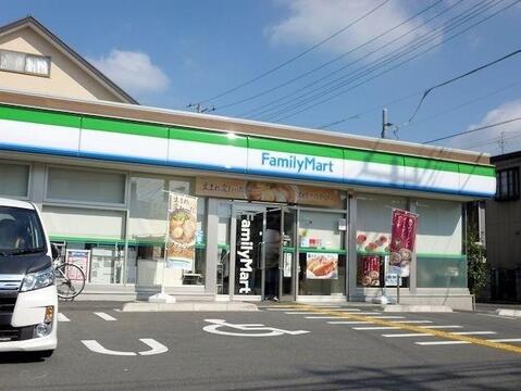 ファミリーマートさいたま堀の内町店まで約738m