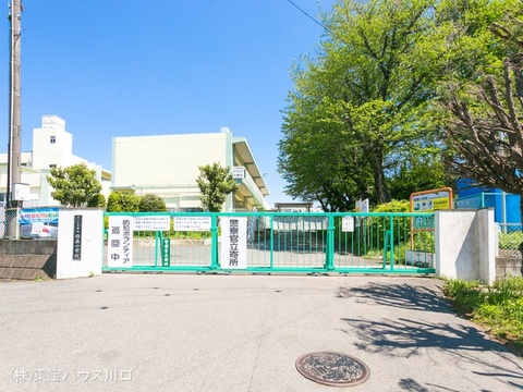 さいたま市立指扇小学校 790m