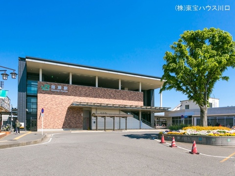 JR「指扇」駅 720m