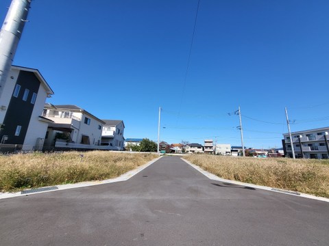 1区画と13区画の間の開発道路