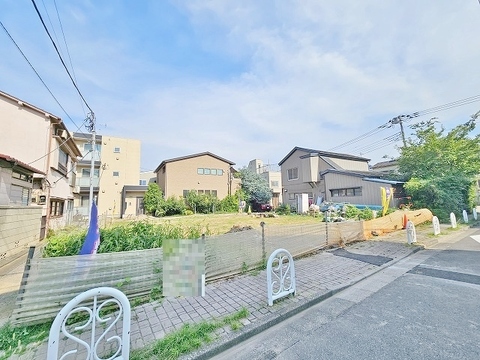 都市ガス・上下水道。建築条件付き売地。2026年8月下旬撮影。