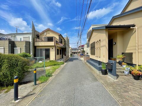 2026年8月下旬撮影。現況古家あり