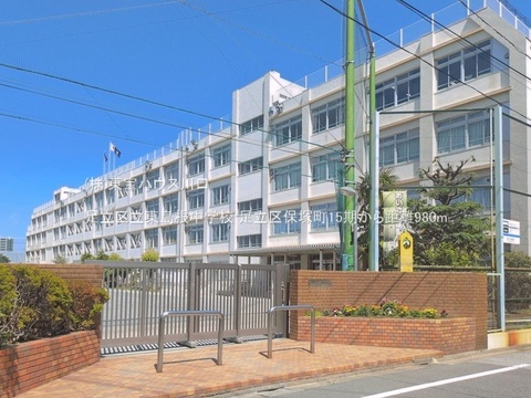 足立区立東島根中学校 980m