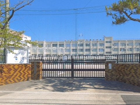 足立区立花保中学校 1300m