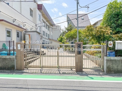足立区立栗島小学校 650m