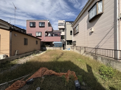 道路側から撮影。