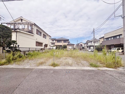前面道路幅員6ｍ。お車の出し入れもらくらく。