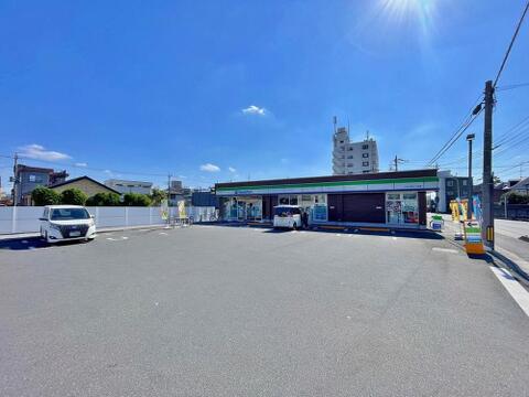 ファミリーマート川口上青木二丁目店まで約160m